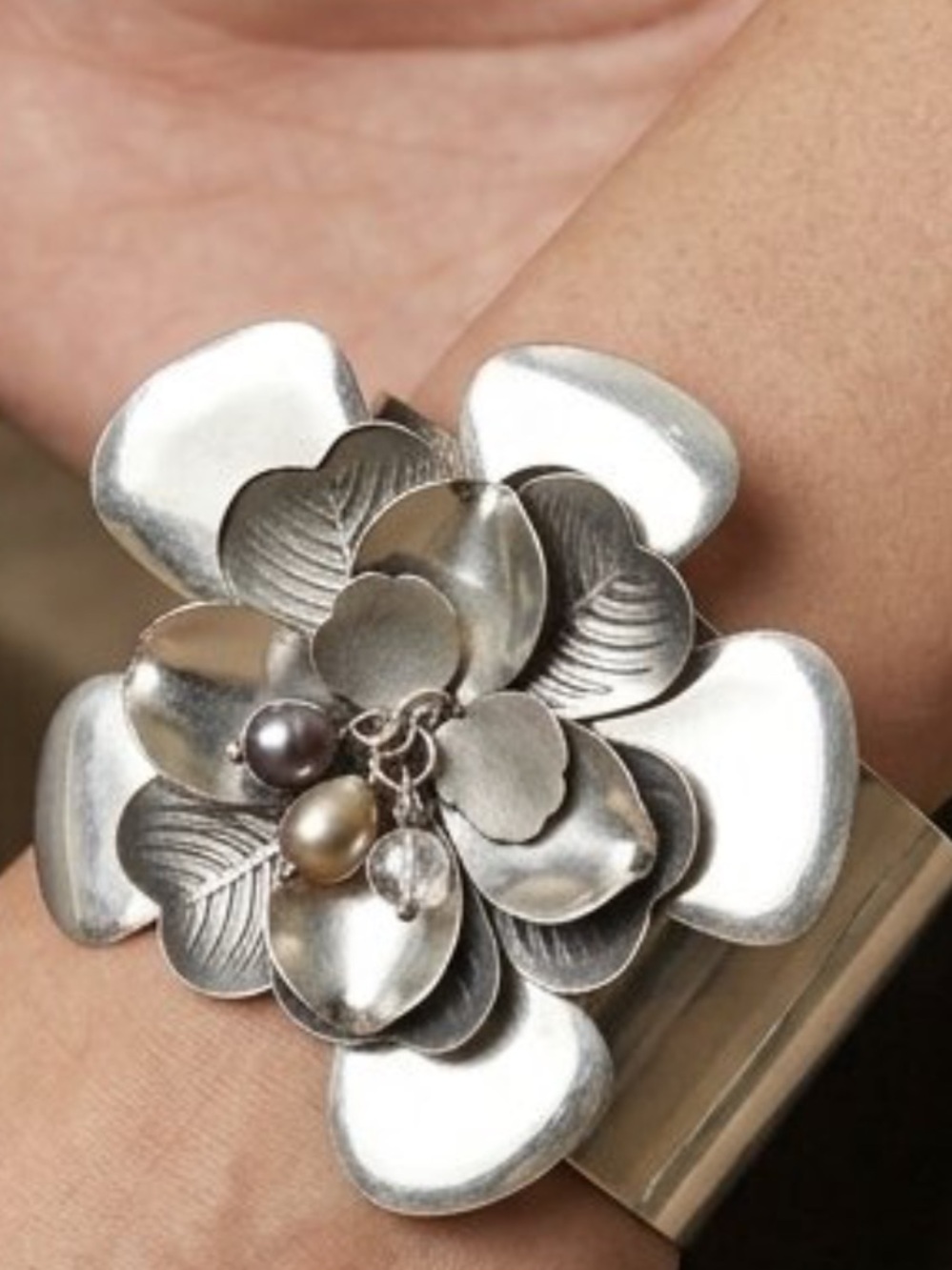 Vintage Y2K Silver Tone Floral Statement Cuff Bracelet Jewelry